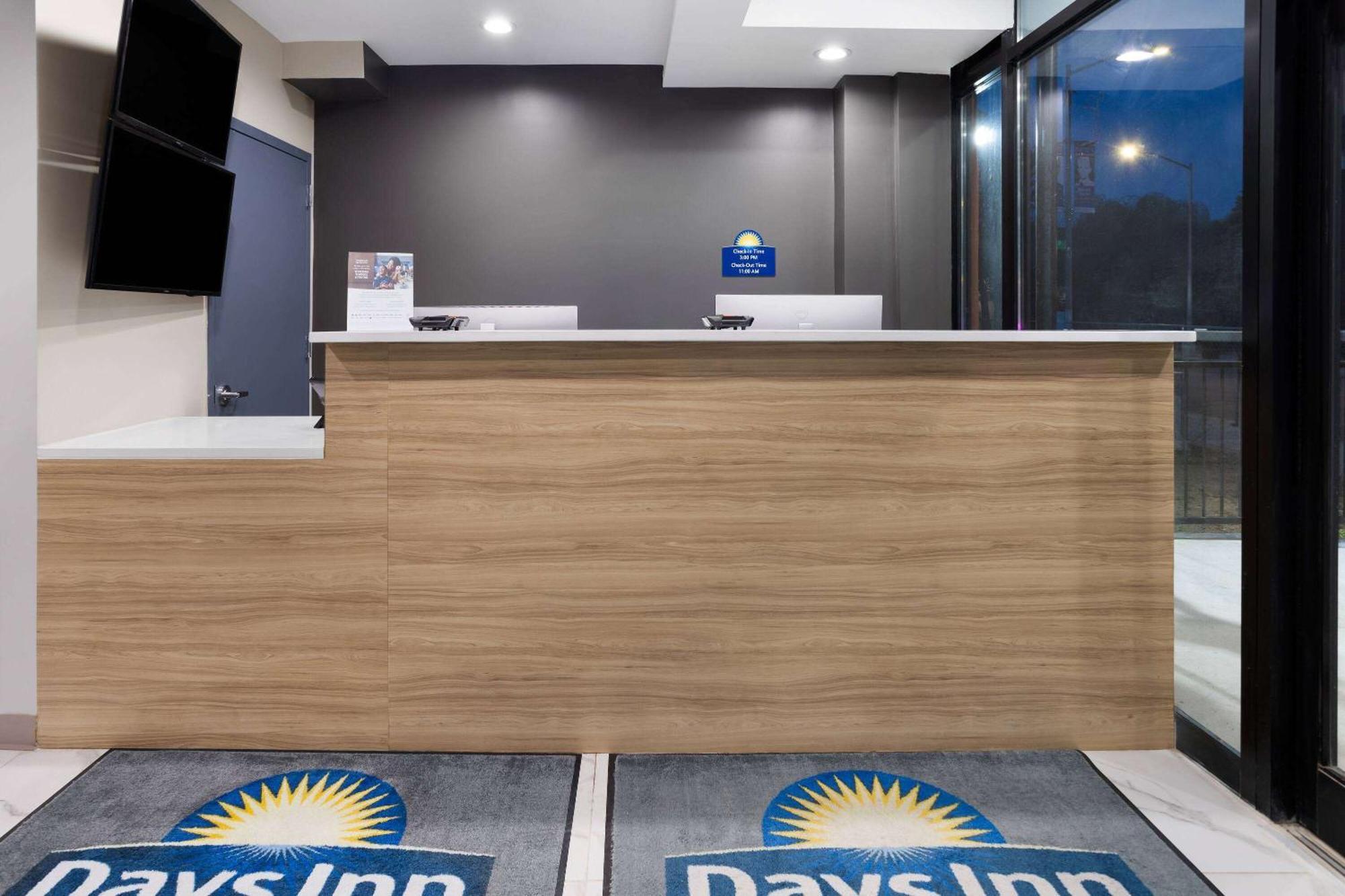 Days Inn By Wyndham Staten Island New York Ngoại thất bức ảnh